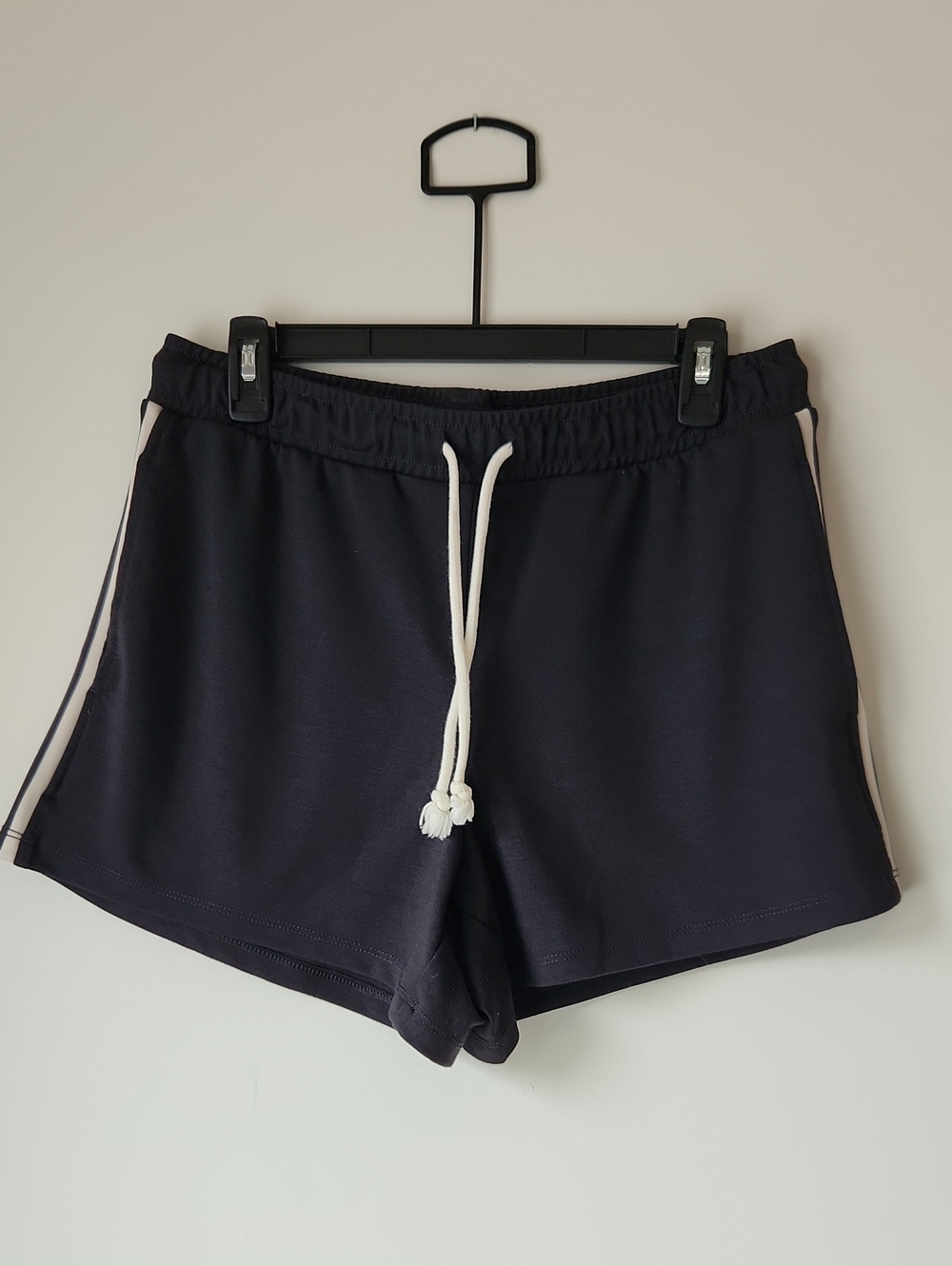 AE - Black Sporty Sweat Shorts - S